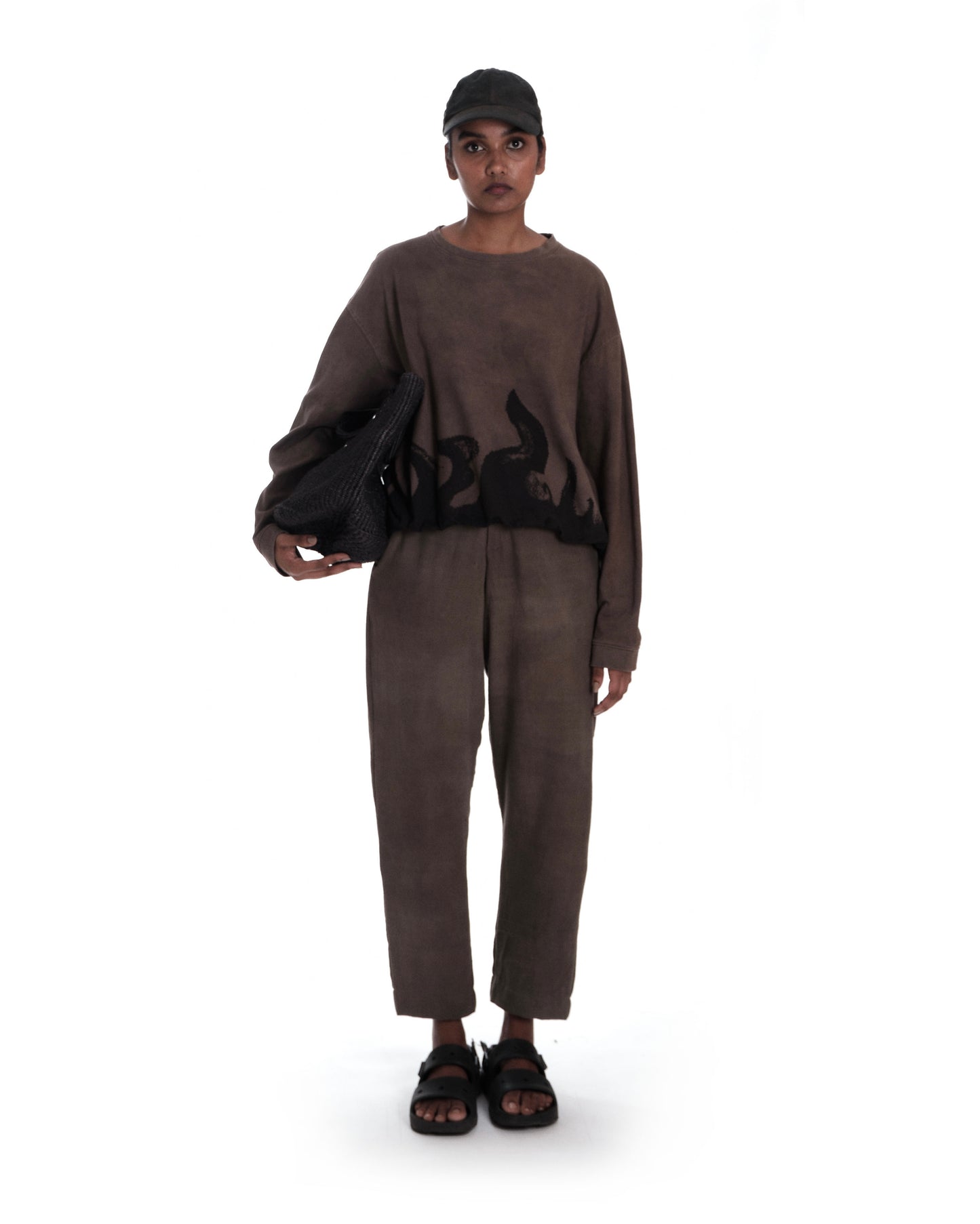 Straight comfort fitted trousers in Mud brown